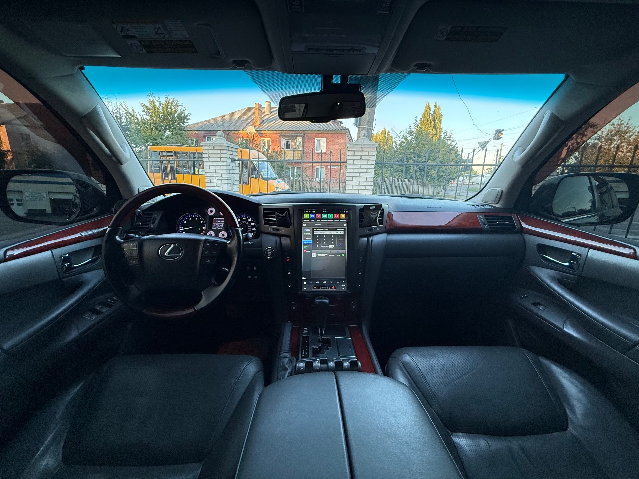 Lexus LX - фото 17