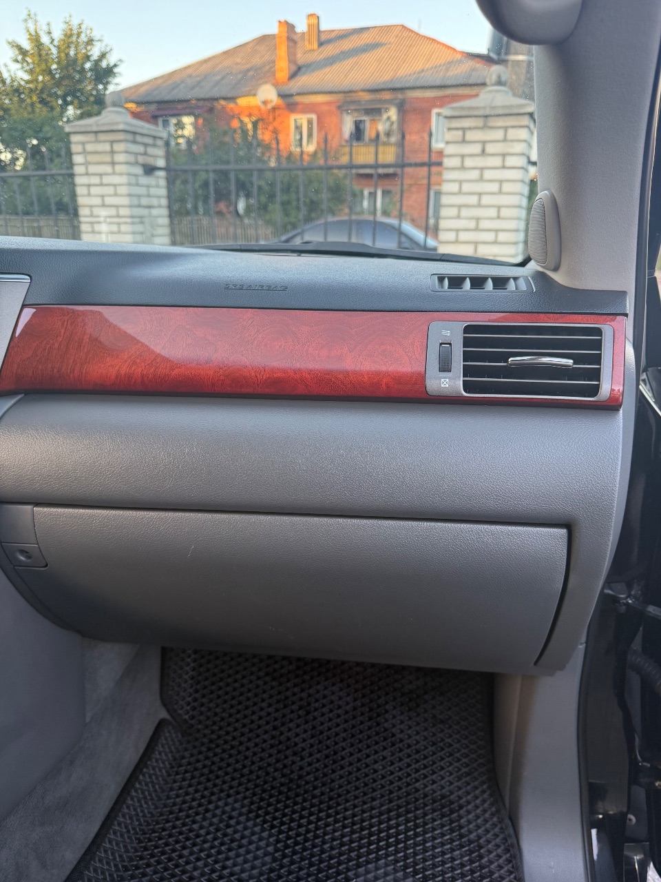 Lexus LX - фото 14