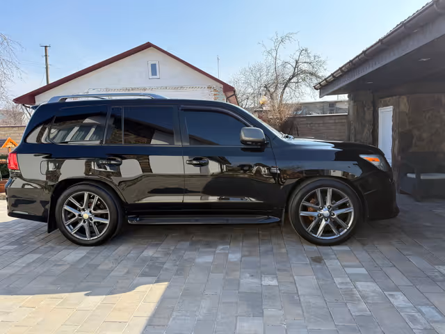 Lexus LX - фото 5
