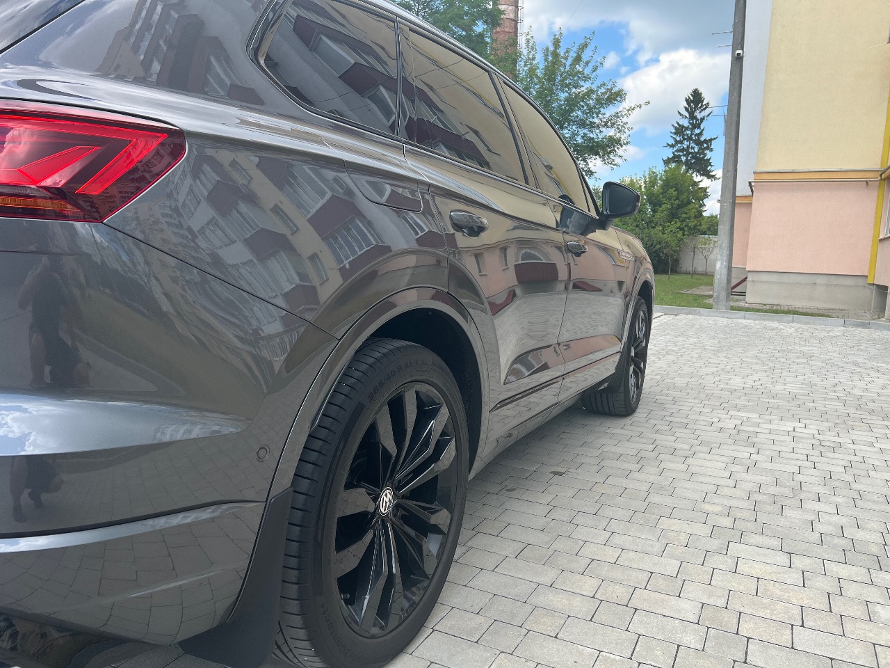 Volkswagen Touareg - фото 16