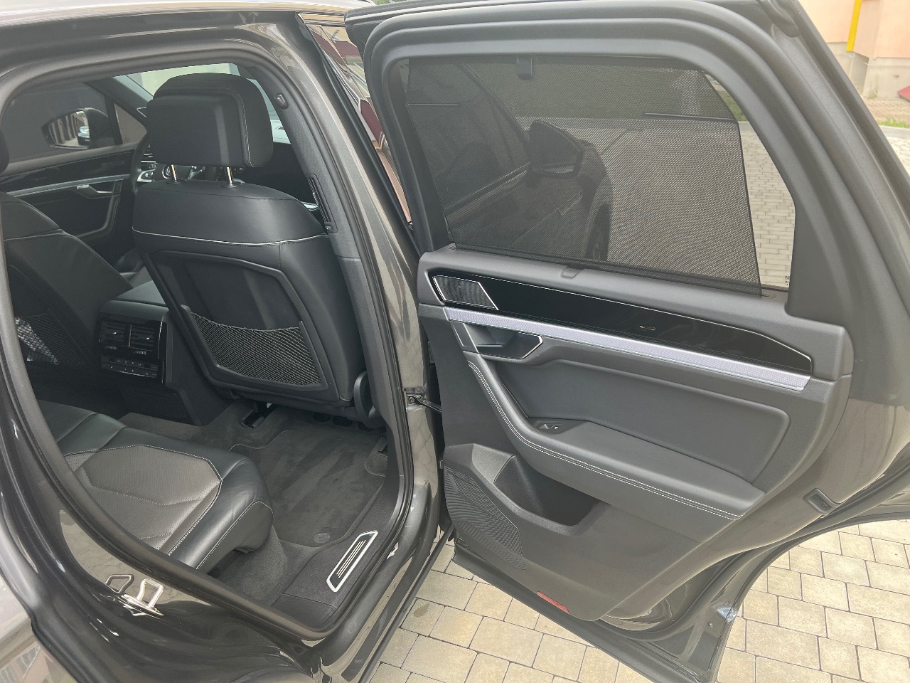 Volkswagen Touareg - фото 10