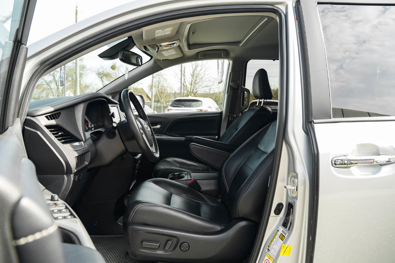 Toyota Sienna - фото 14