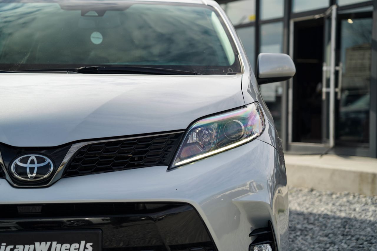 Toyota Sienna - фото 11