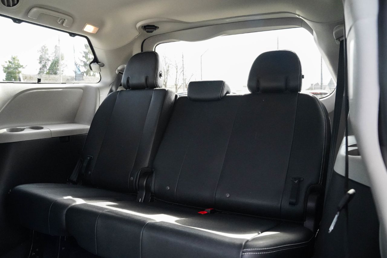 Toyota Sienna - фото 28