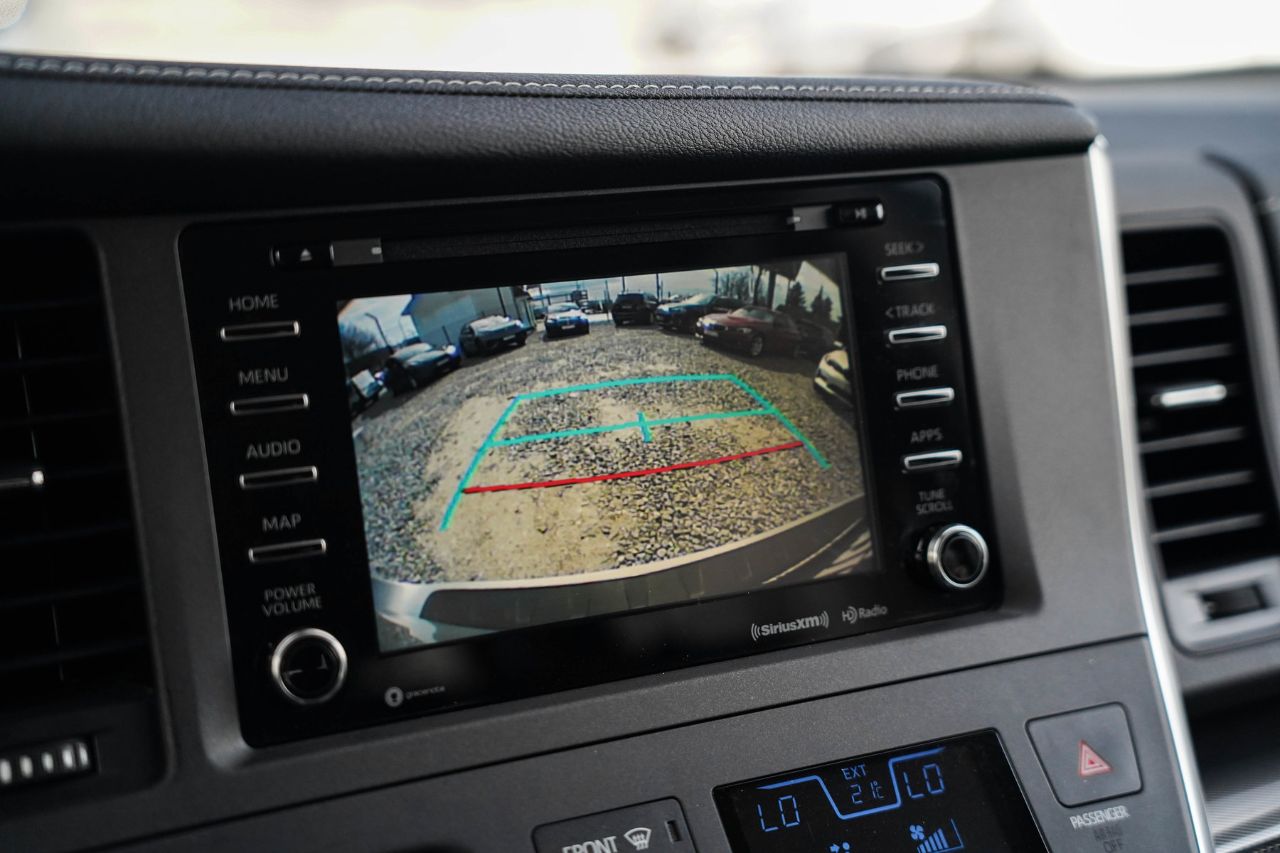 Toyota Sienna - фото 20