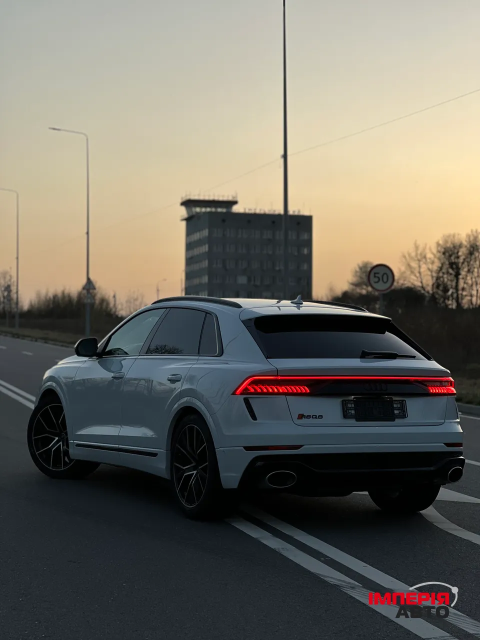 Audi Q8 - фото 18