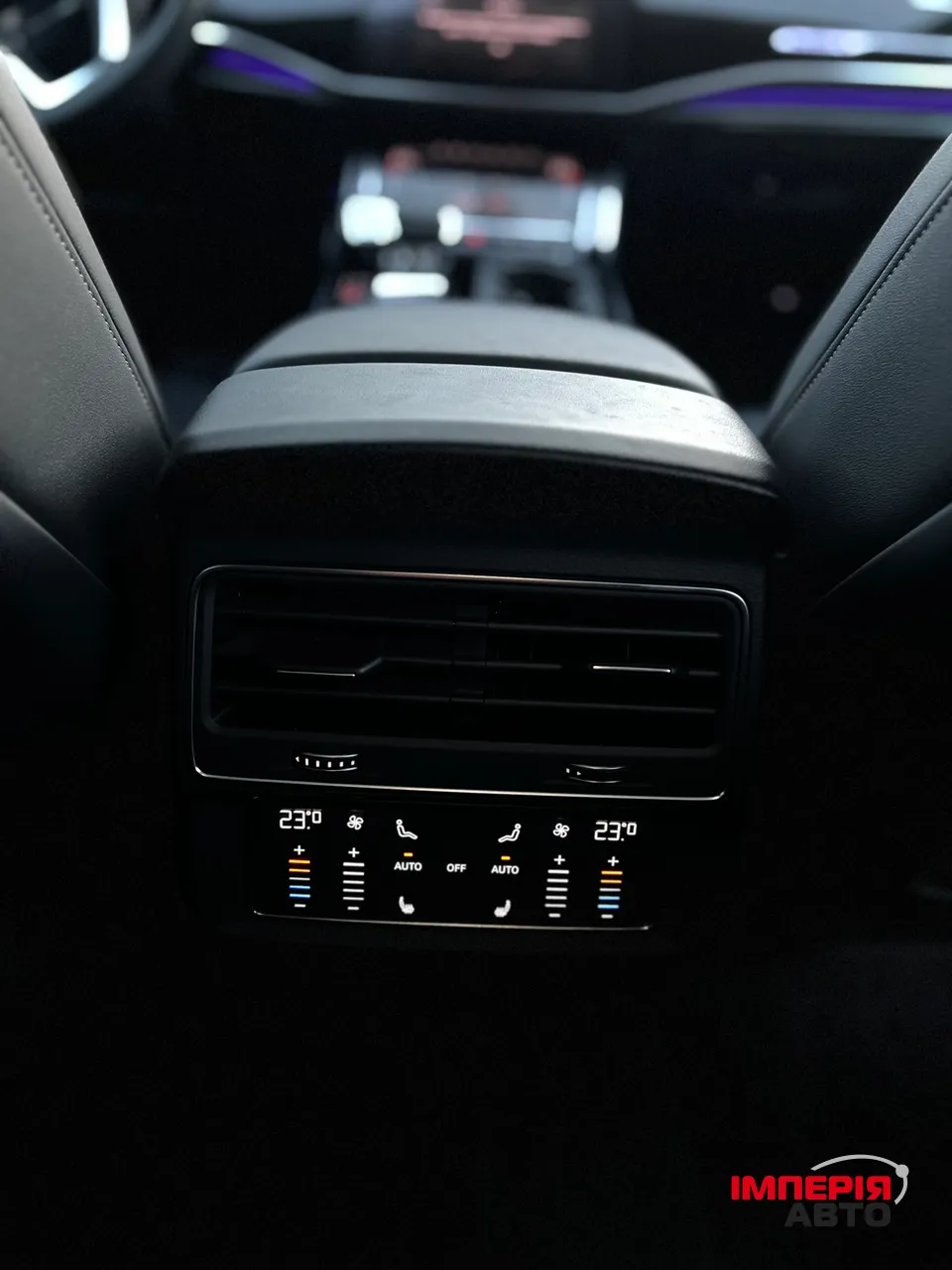 Audi Q8 - фото 49