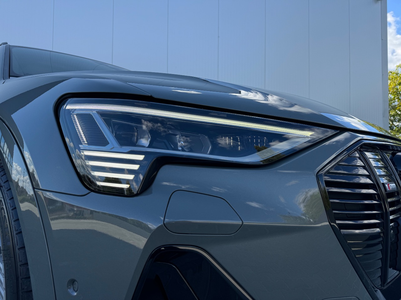 Audi e-tron Sportback - фото 11