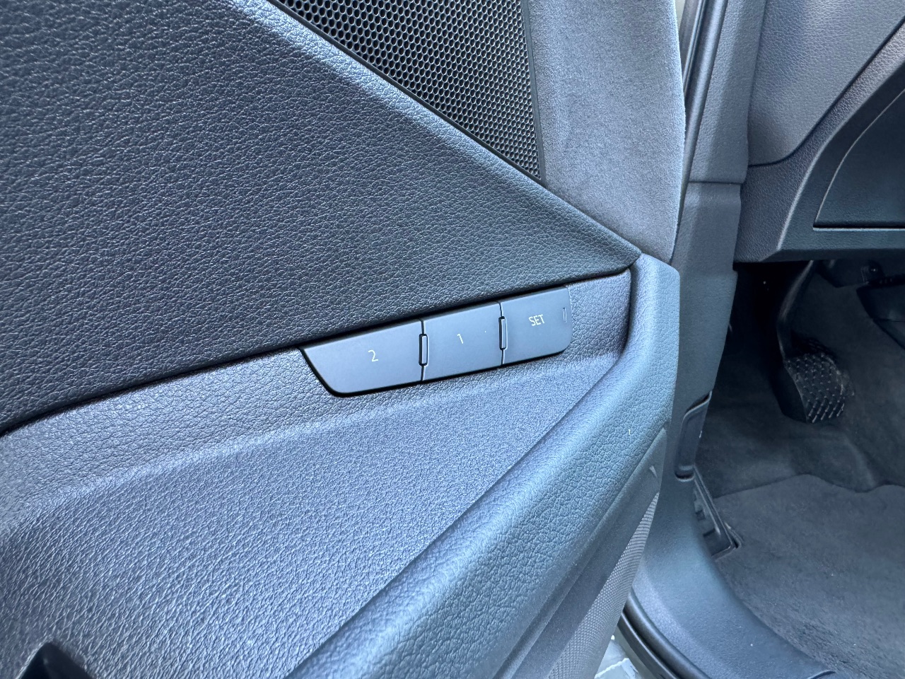 Audi e-tron Sportback - фото 18