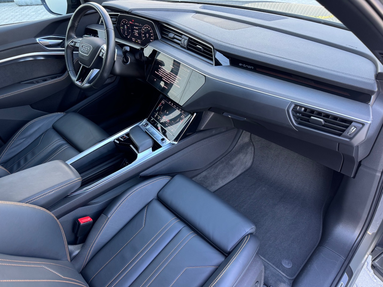 Audi e-tron Sportback - фото 26