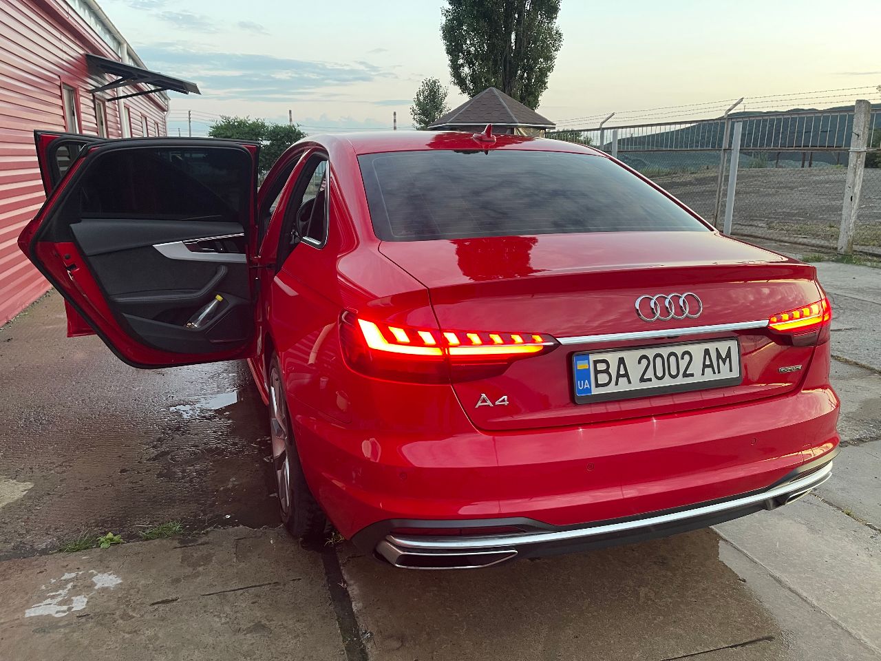 Audi A4 - фото 3