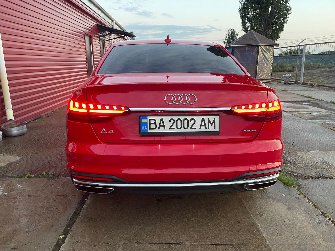 Audi A4 - фото 5