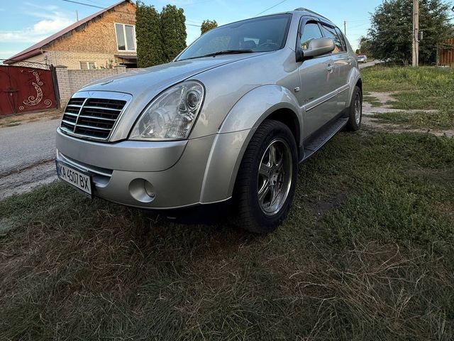 SsangYong Rexton - фото 1