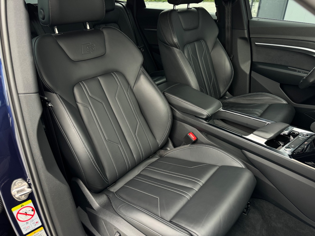 Audi e-tron - фото 23