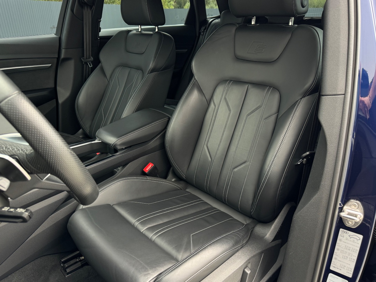 Audi e-tron - фото 12