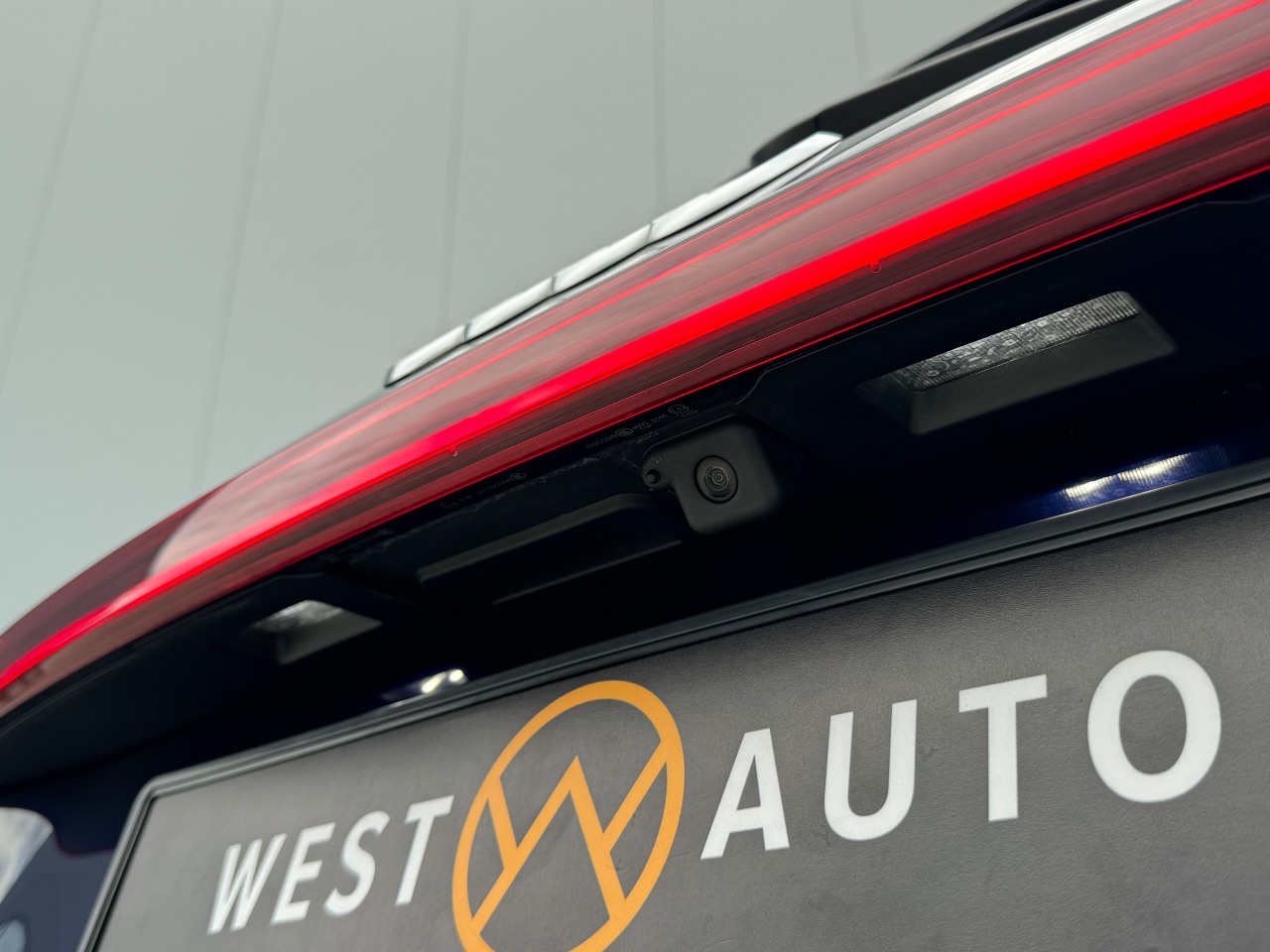 Audi e-tron - фото 10