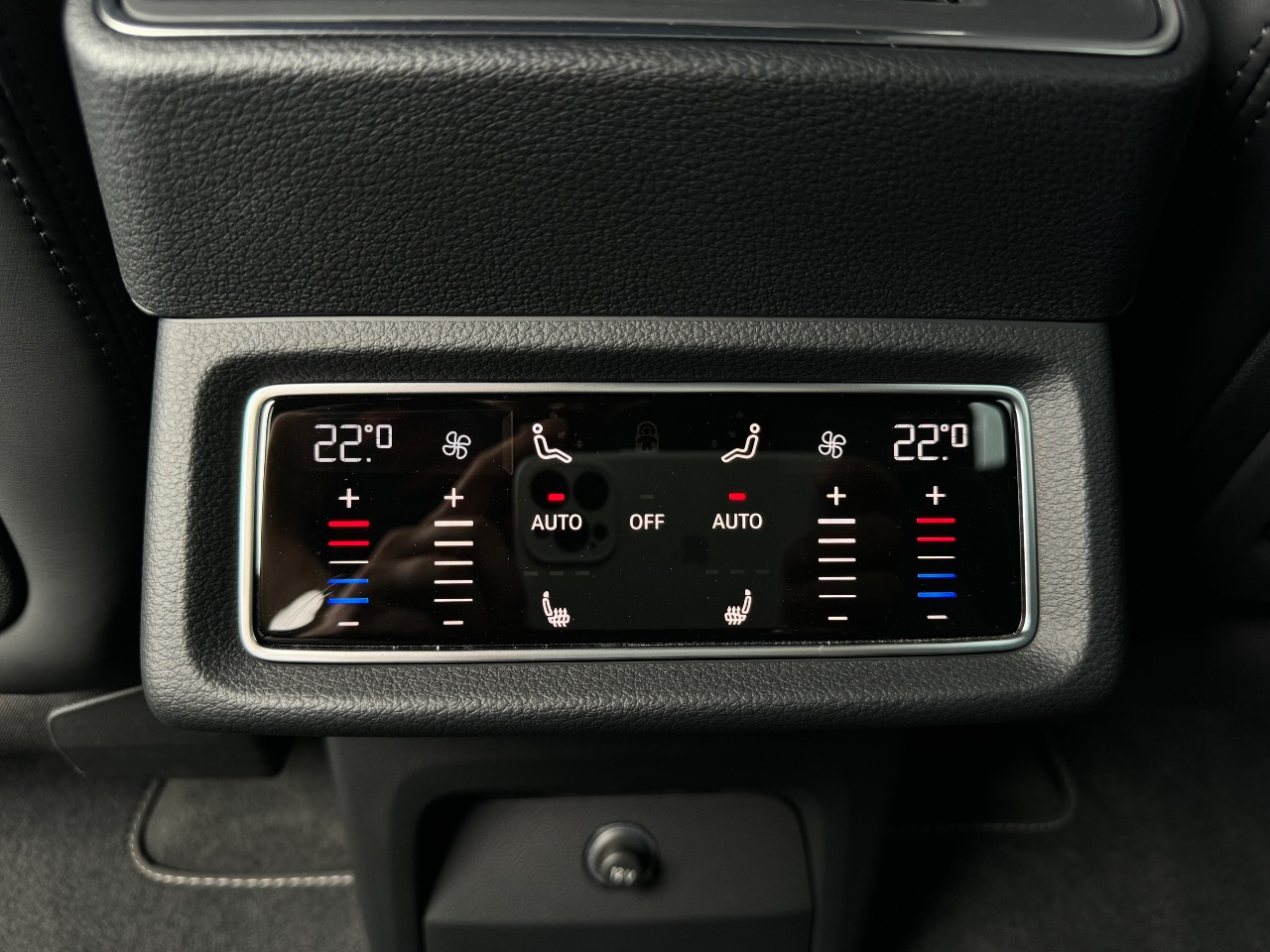 Audi e-tron - фото 19