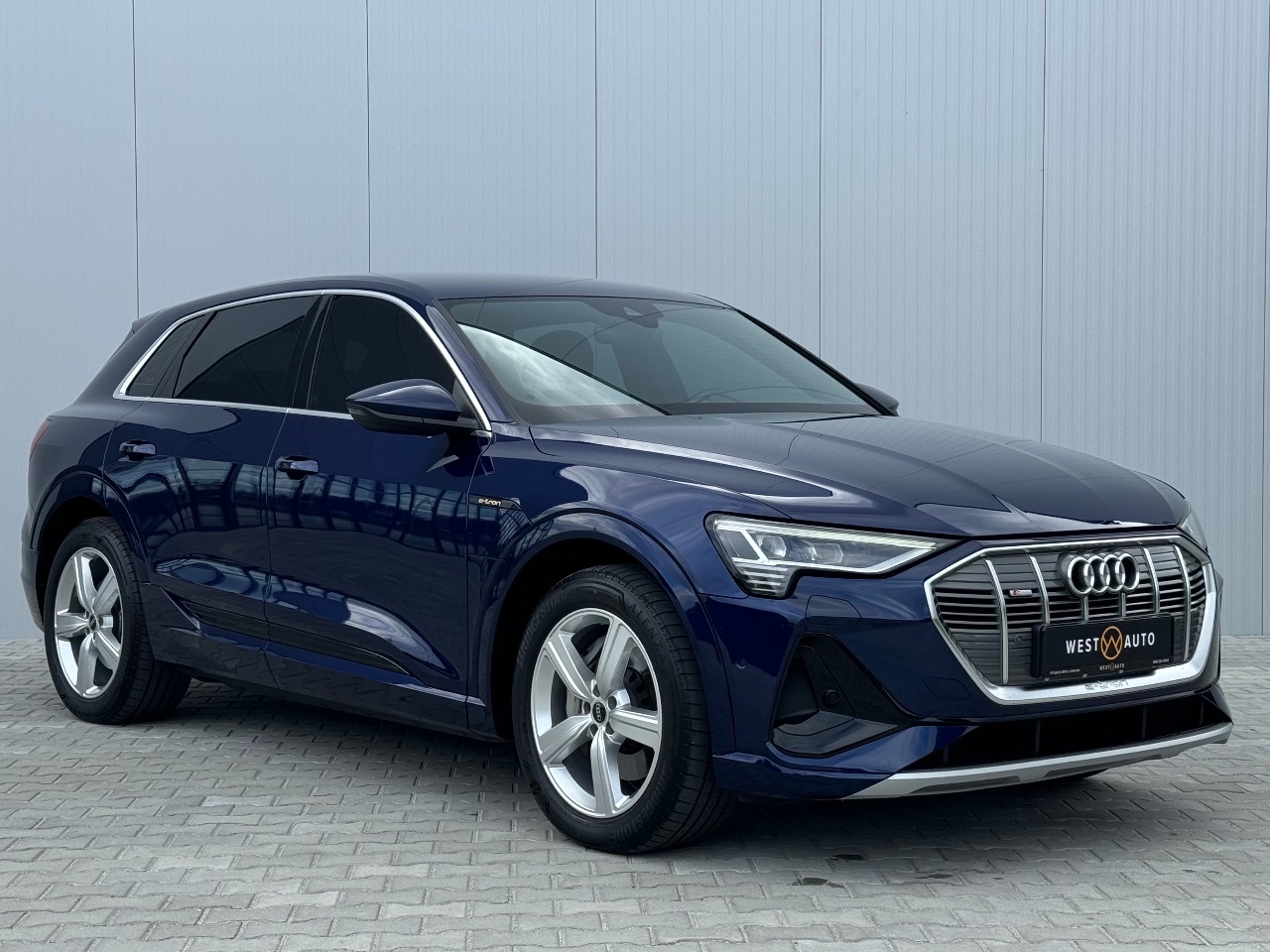 Audi e-tron - фото 3