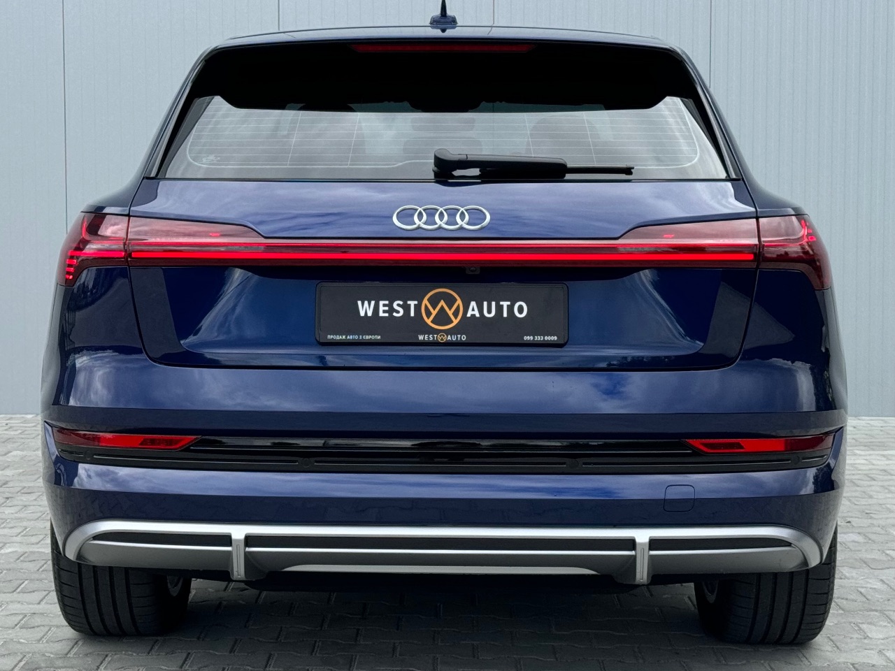 Audi e-tron - фото 5