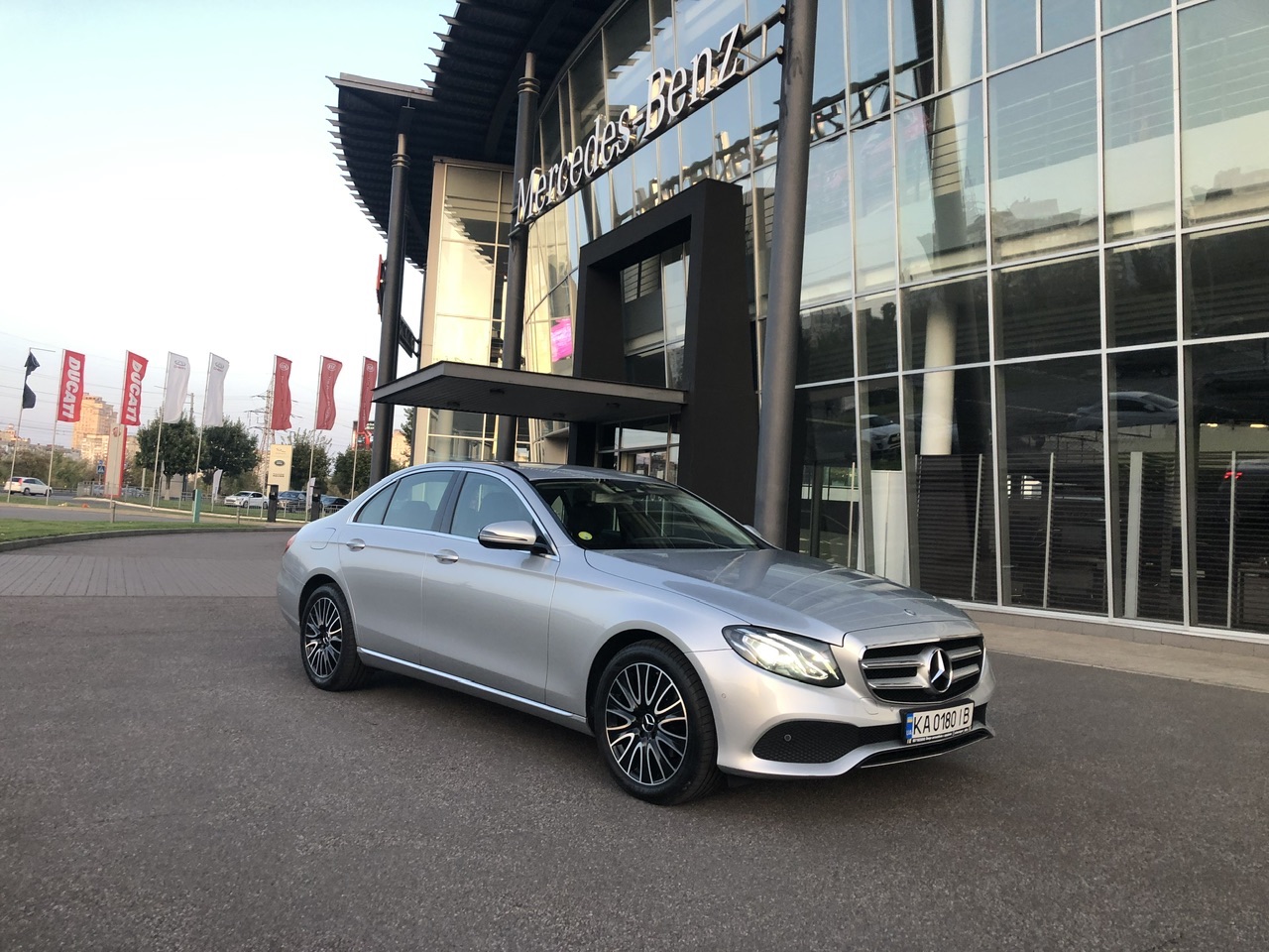 Mercedes-Benz E-Класс - фото 1