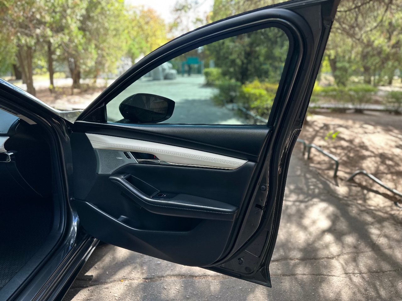 Mazda 3 - фото 6