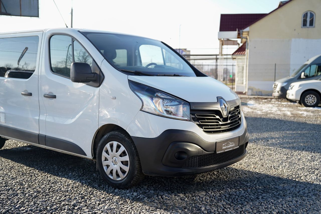 Renault Trafic - фото 9