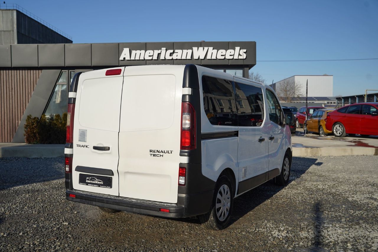 Renault Trafic - фото 7