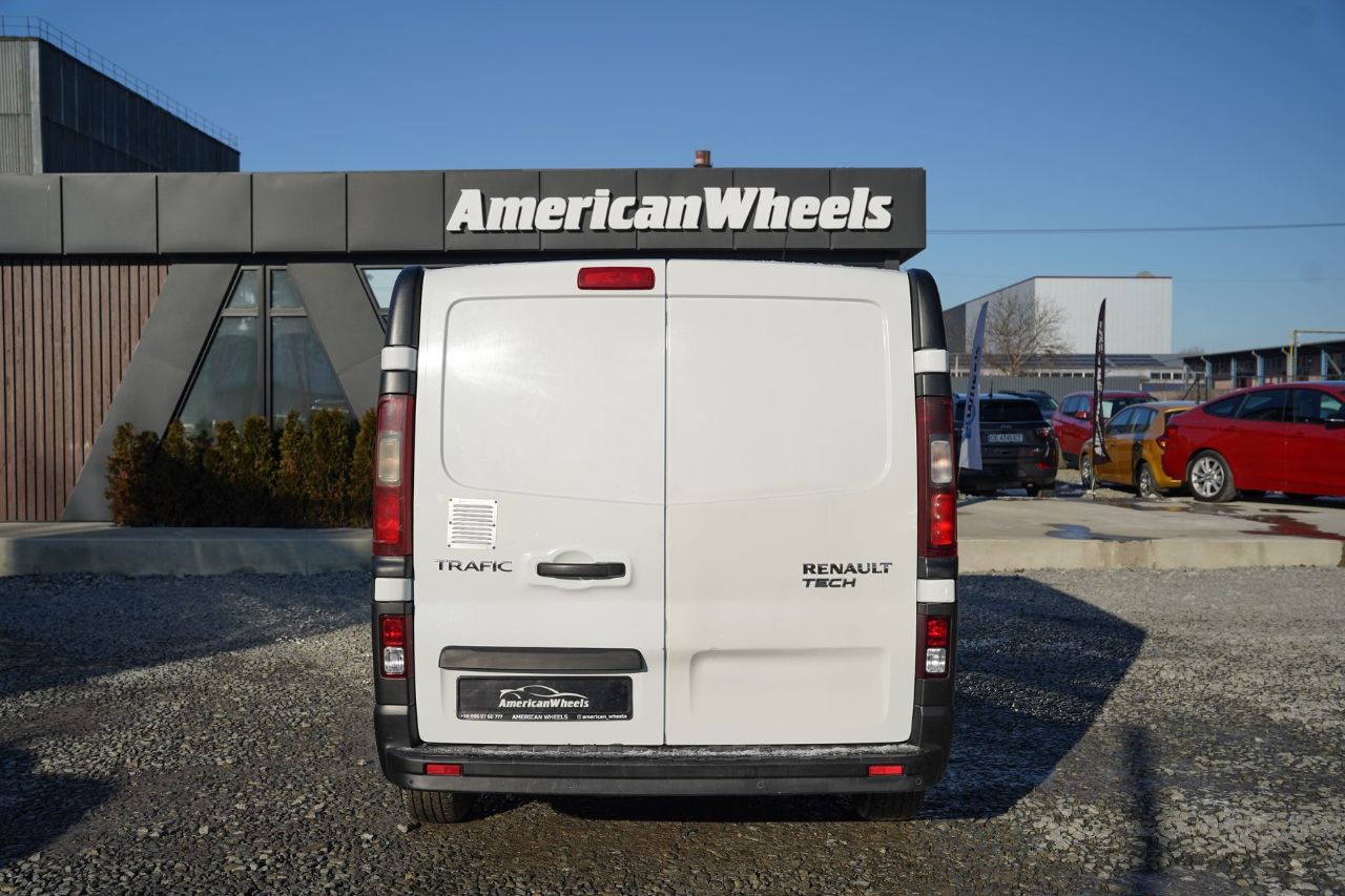 Renault Trafic - фото 6