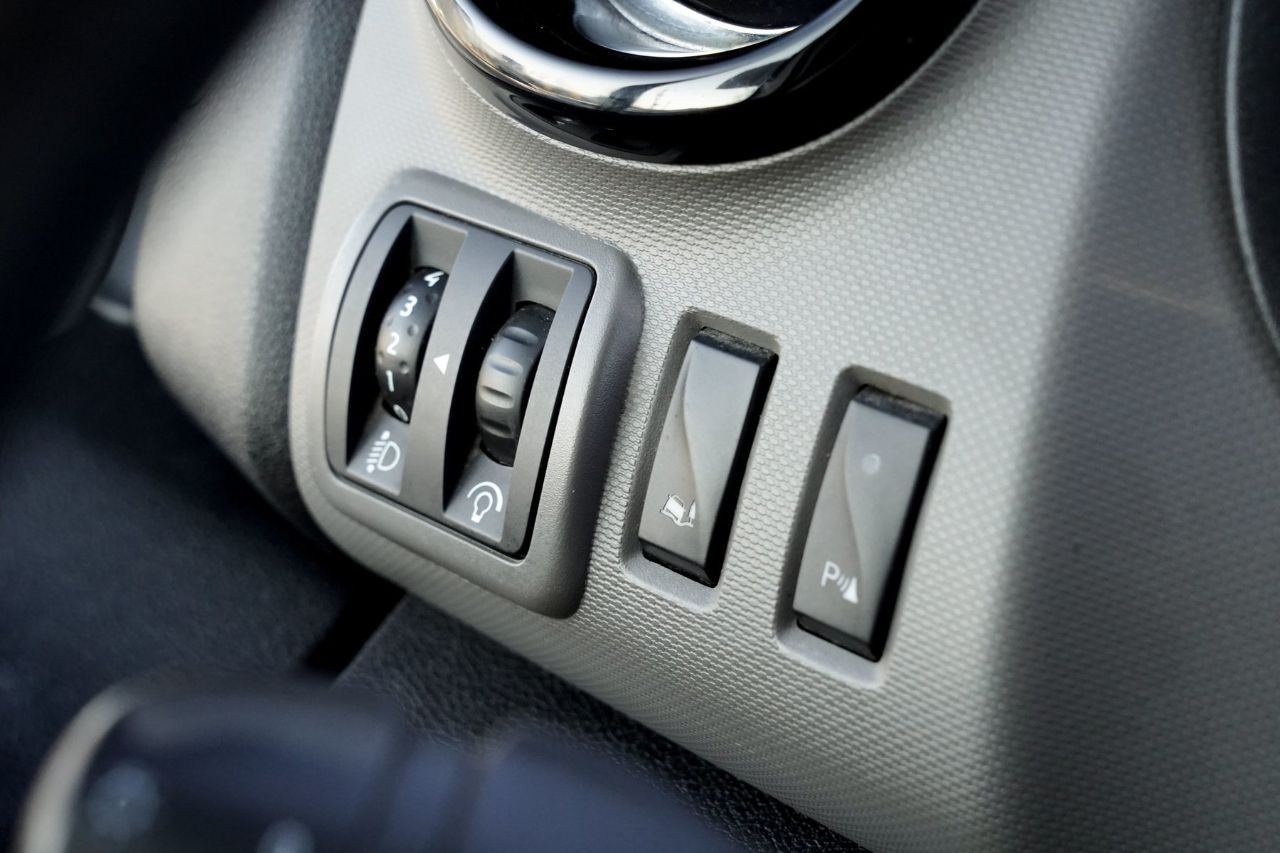 Renault Trafic - фото 14