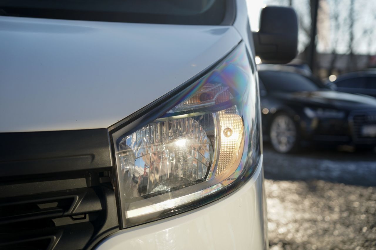 Renault Trafic - фото 10