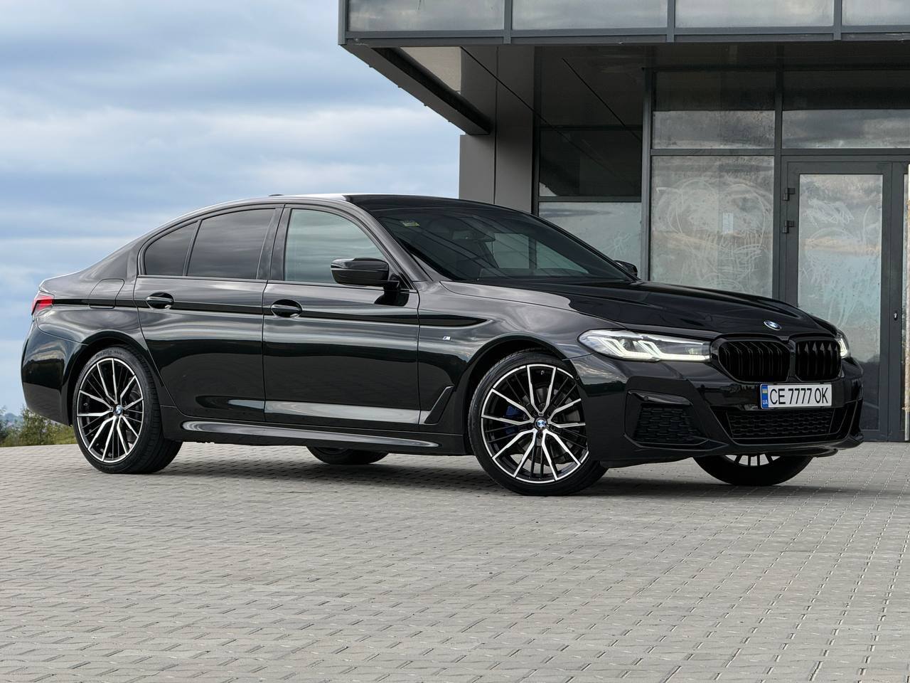 BMW 5 серії - фото 1