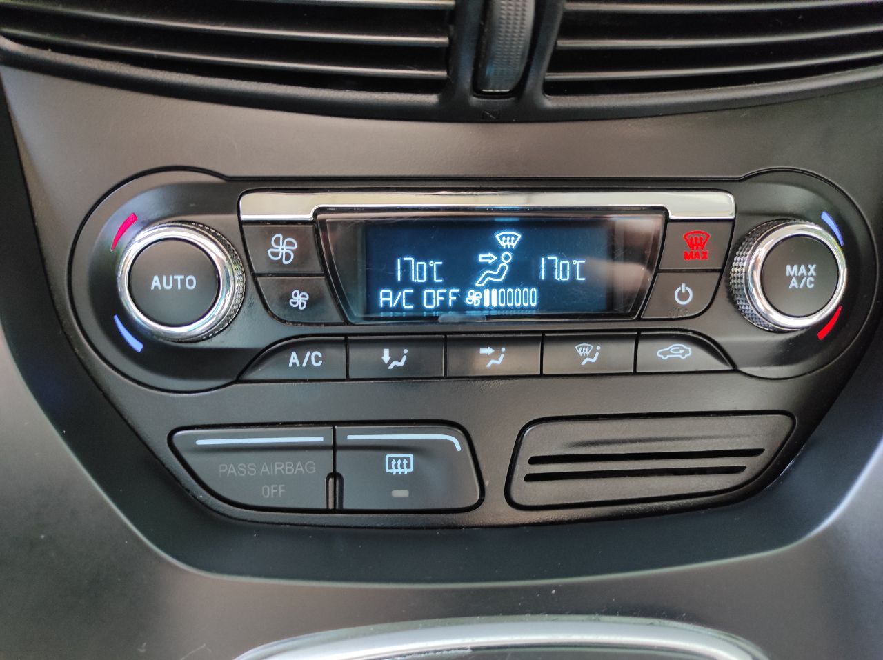 Ford Escape - фото 14