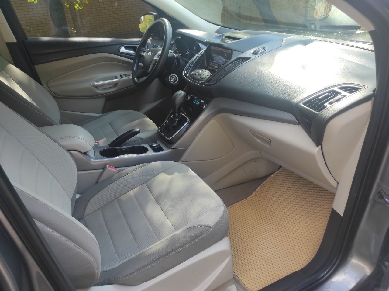 Ford Escape - фото 16