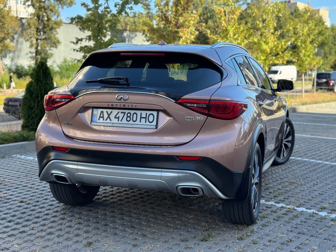 Infiniti QX30 - фото 15
