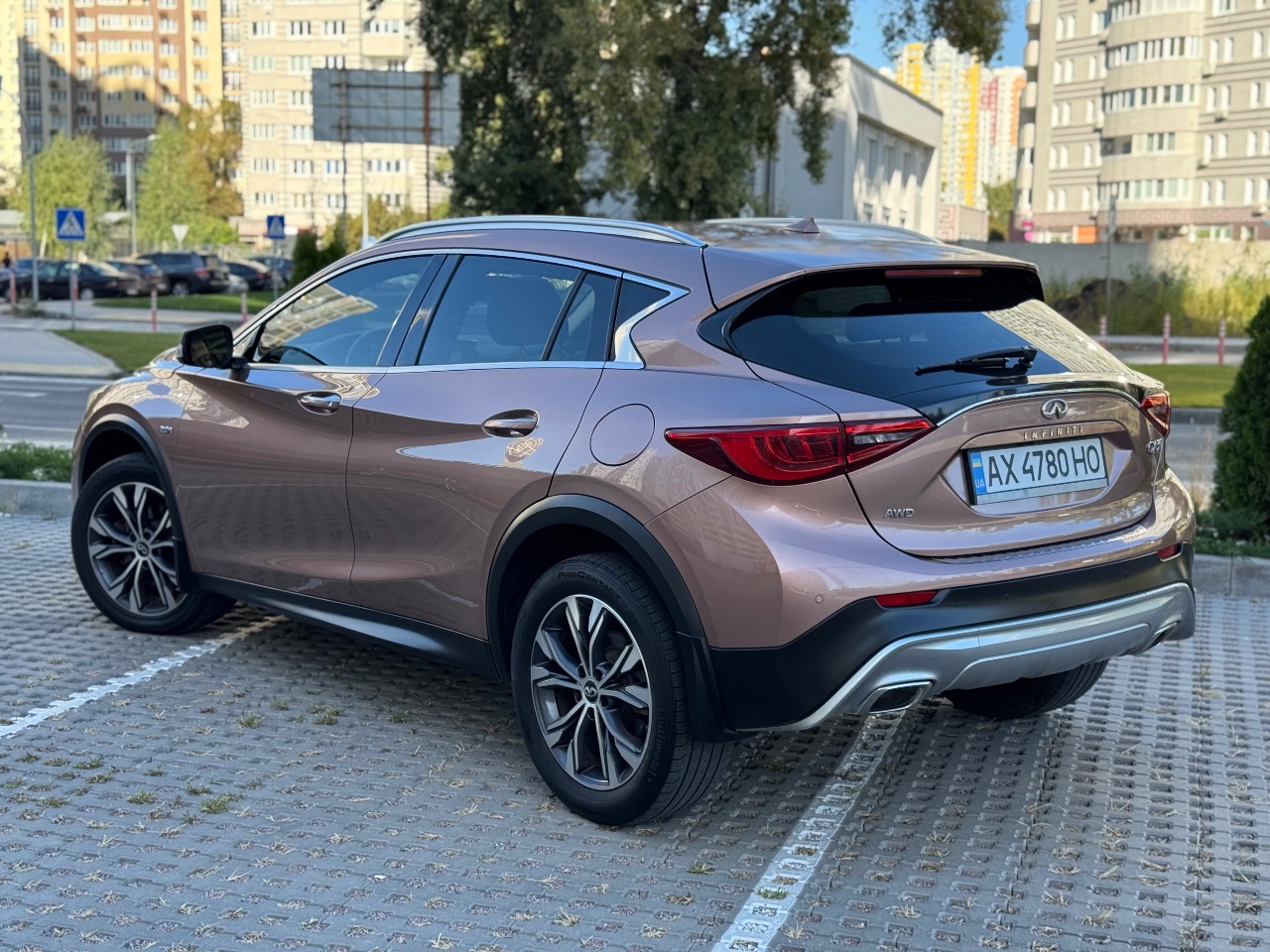 Infiniti QX30 - фото 20