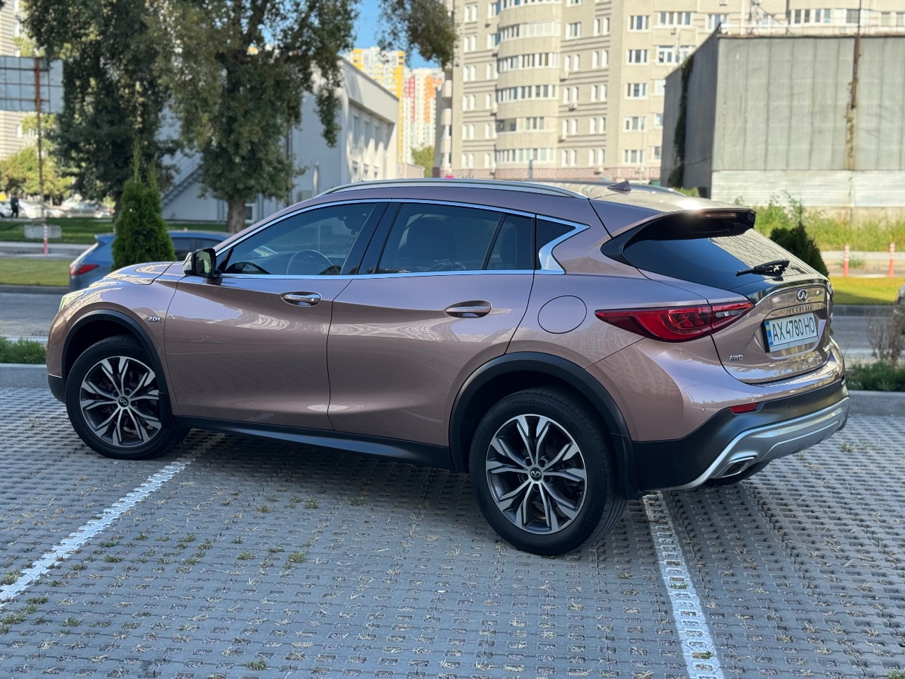 Infiniti QX30 - фото 21