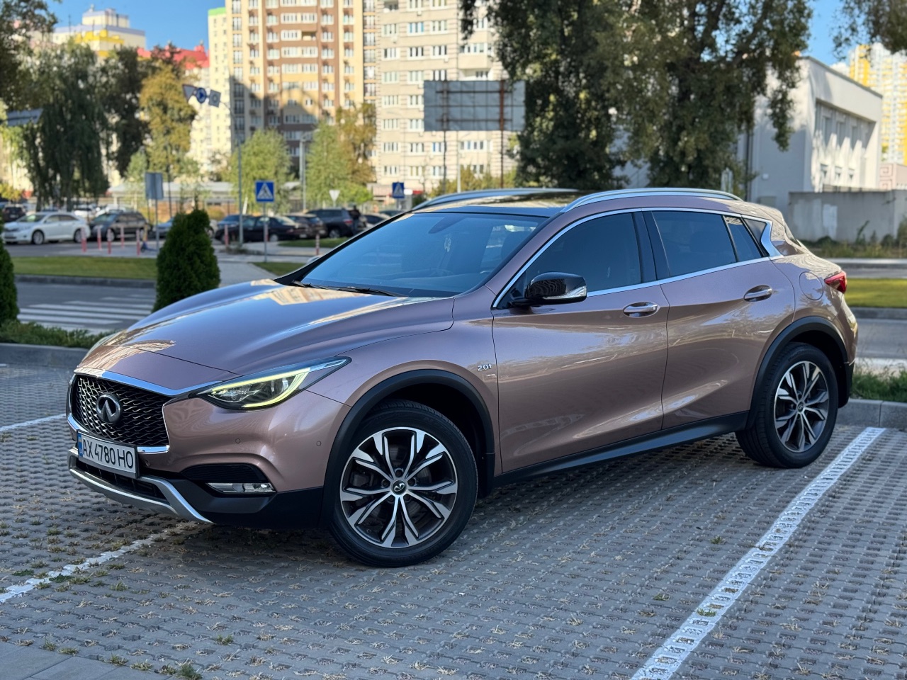 Infiniti QX30 - фото 4