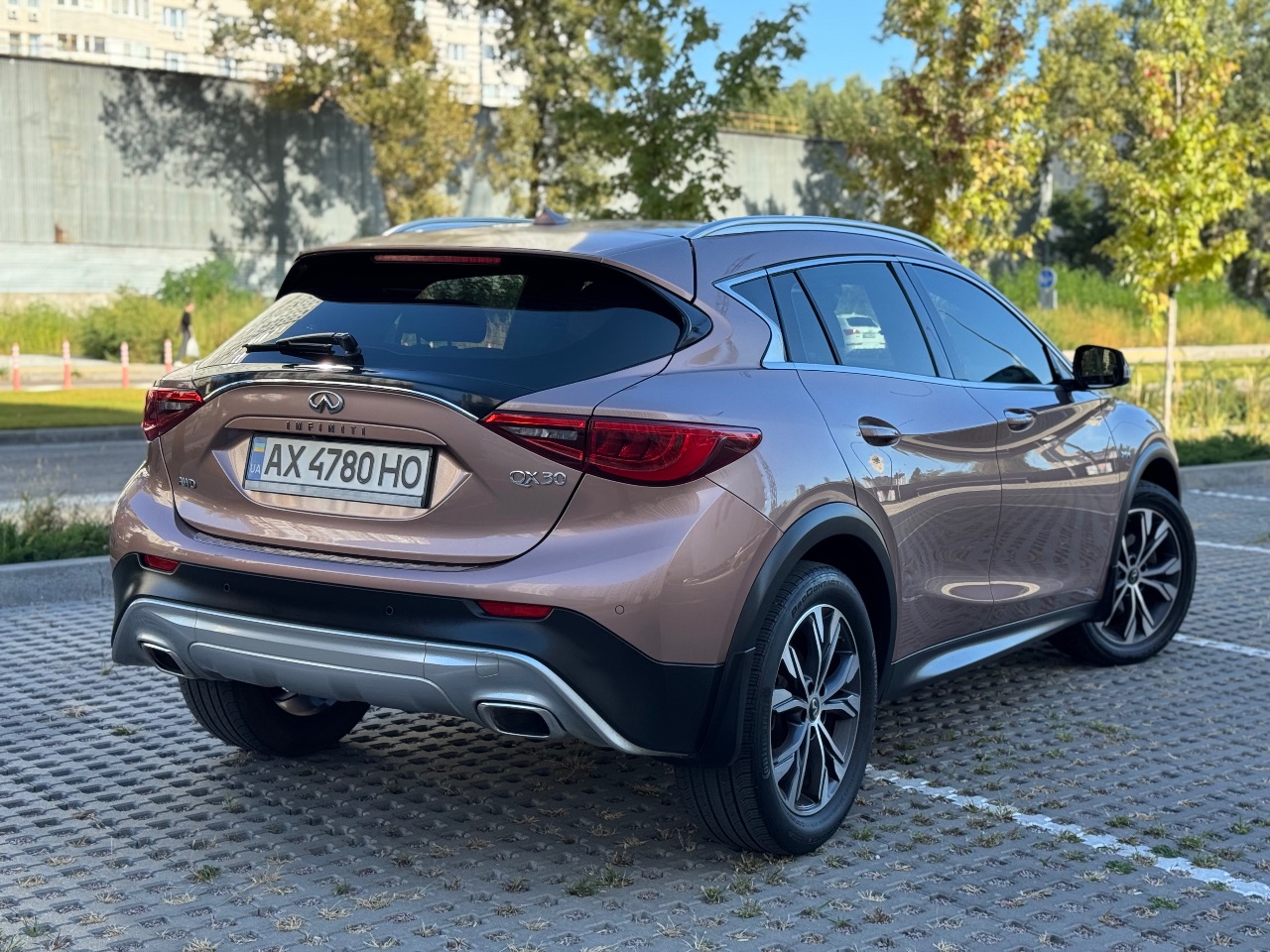 Infiniti QX30 - фото 14