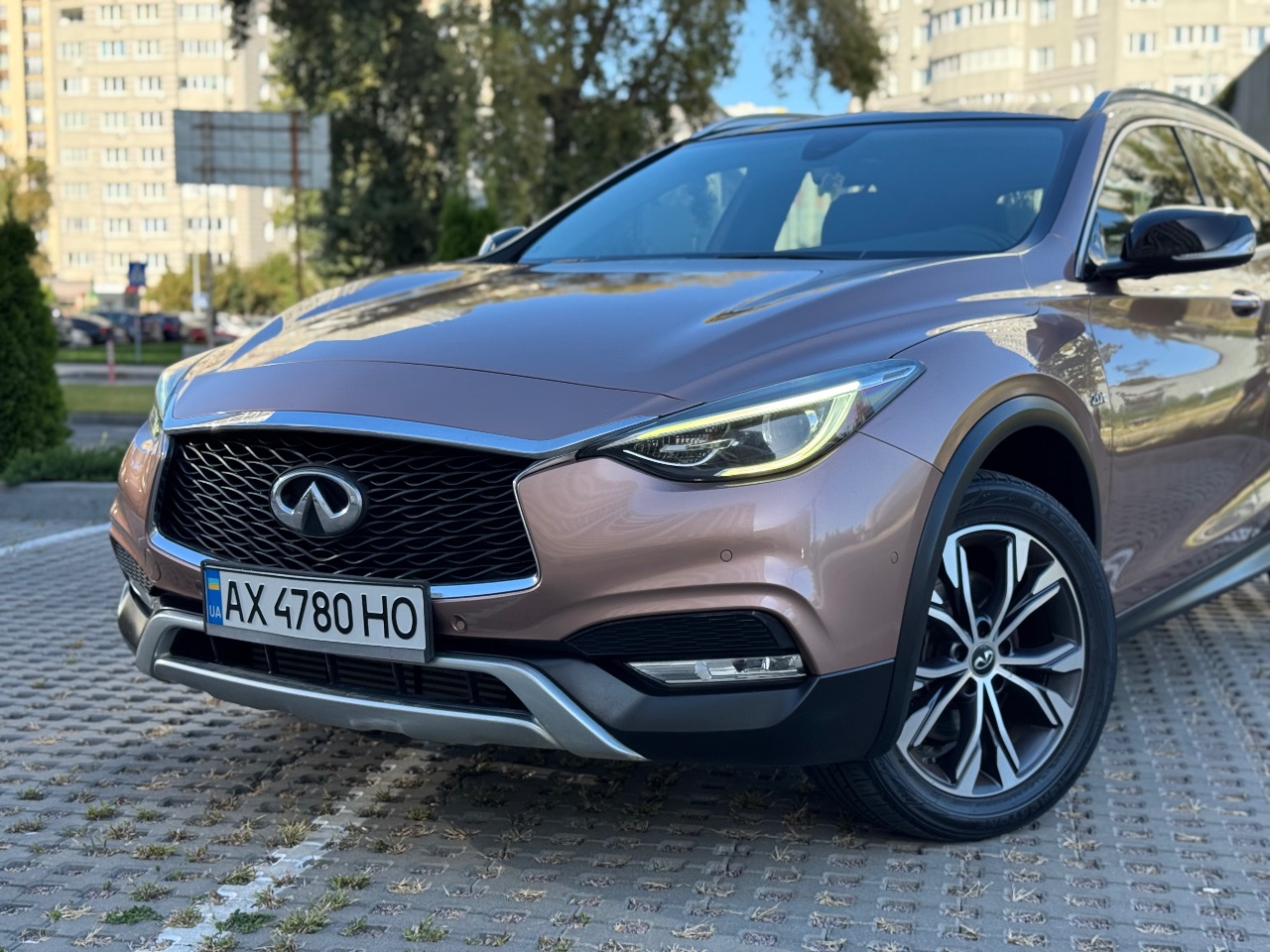 Infiniti QX30 - фото 3
