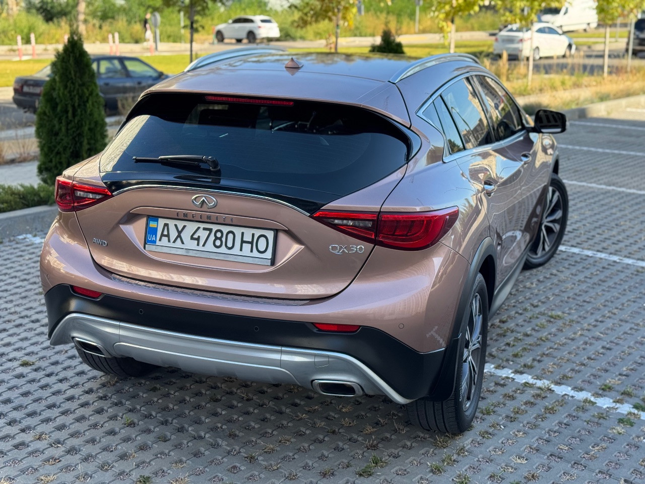 Infiniti QX30 - фото 16
