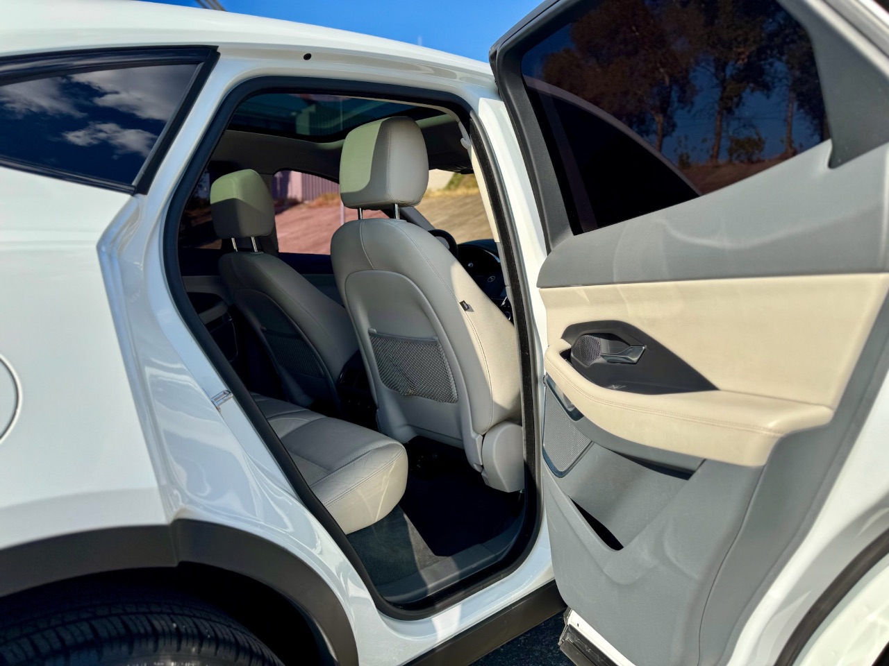 Jaguar E-Pace - фото 14