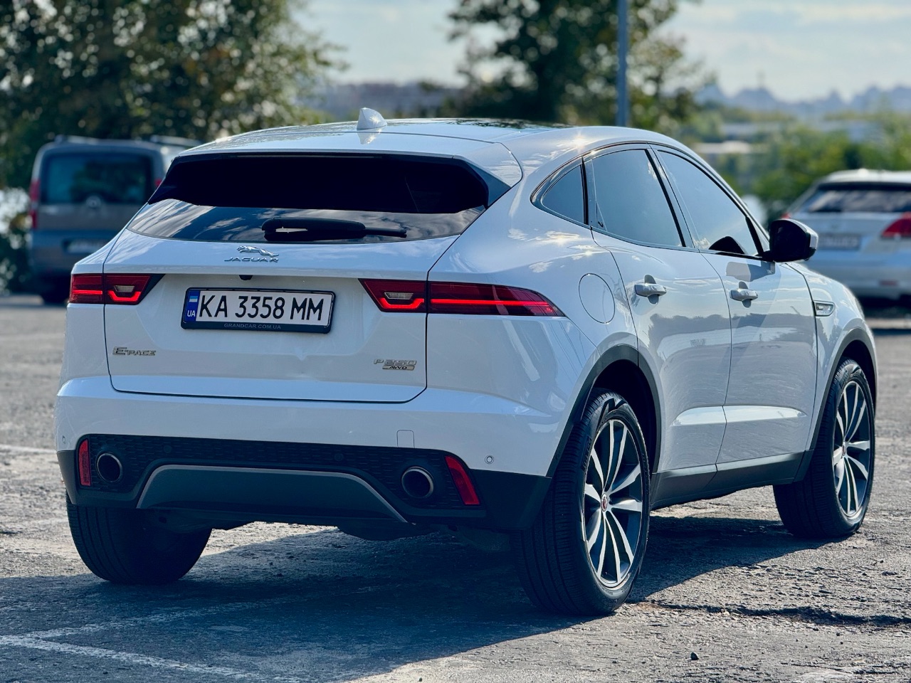 Jaguar E-Pace - фото 3