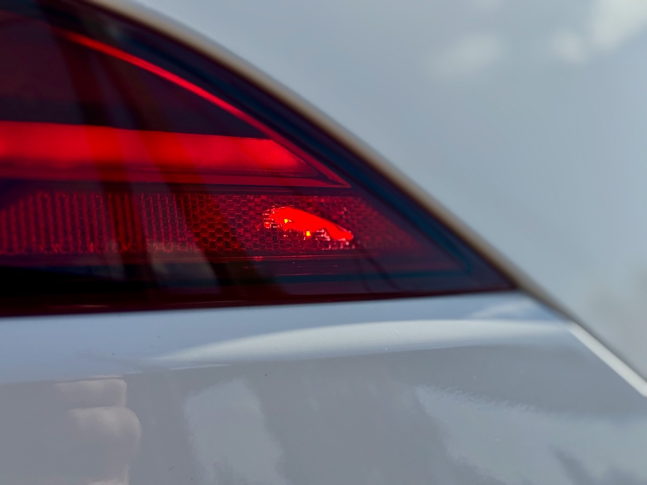 Jaguar E-Pace - фото 19