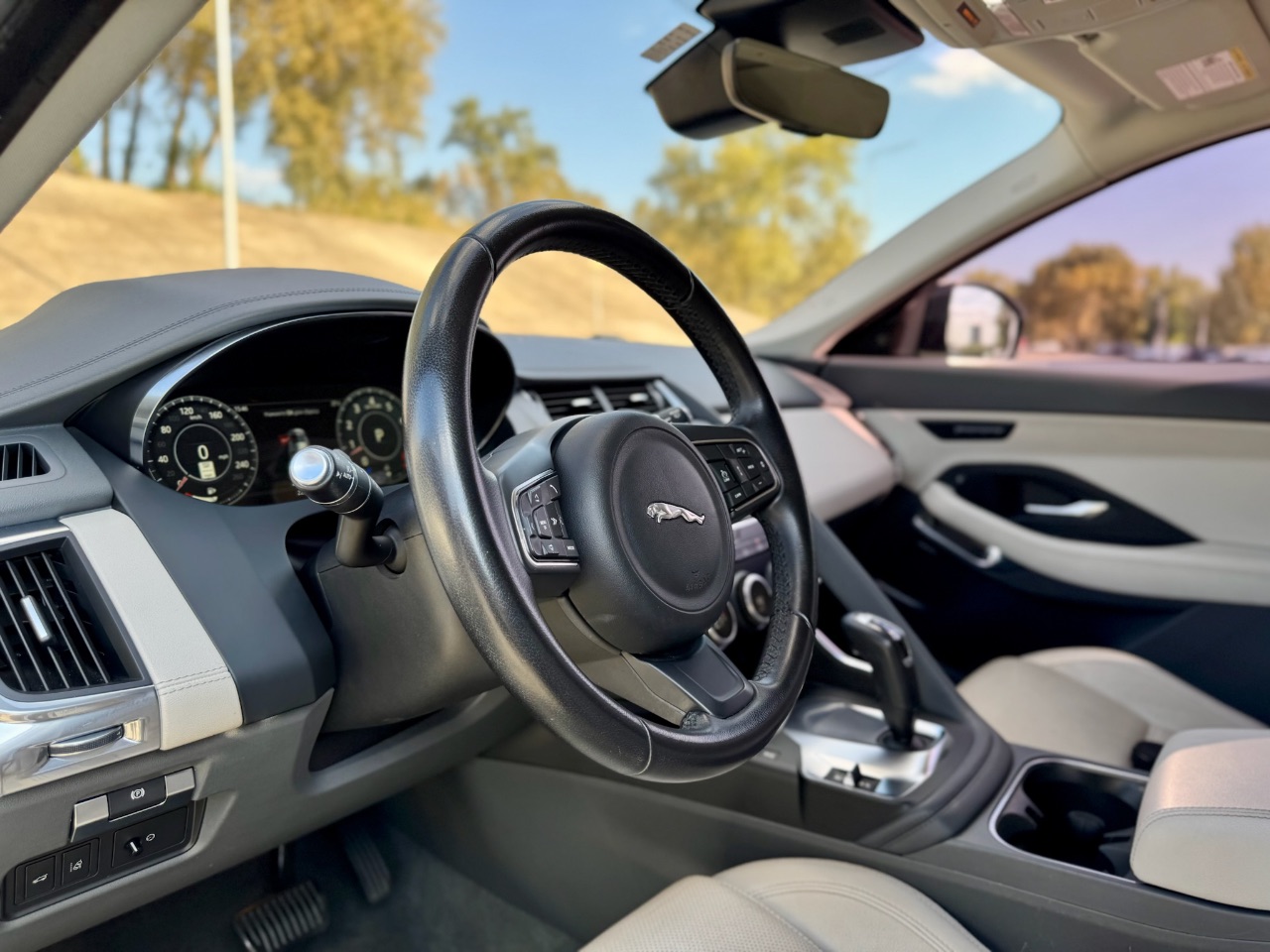 Jaguar E-Pace - фото 4