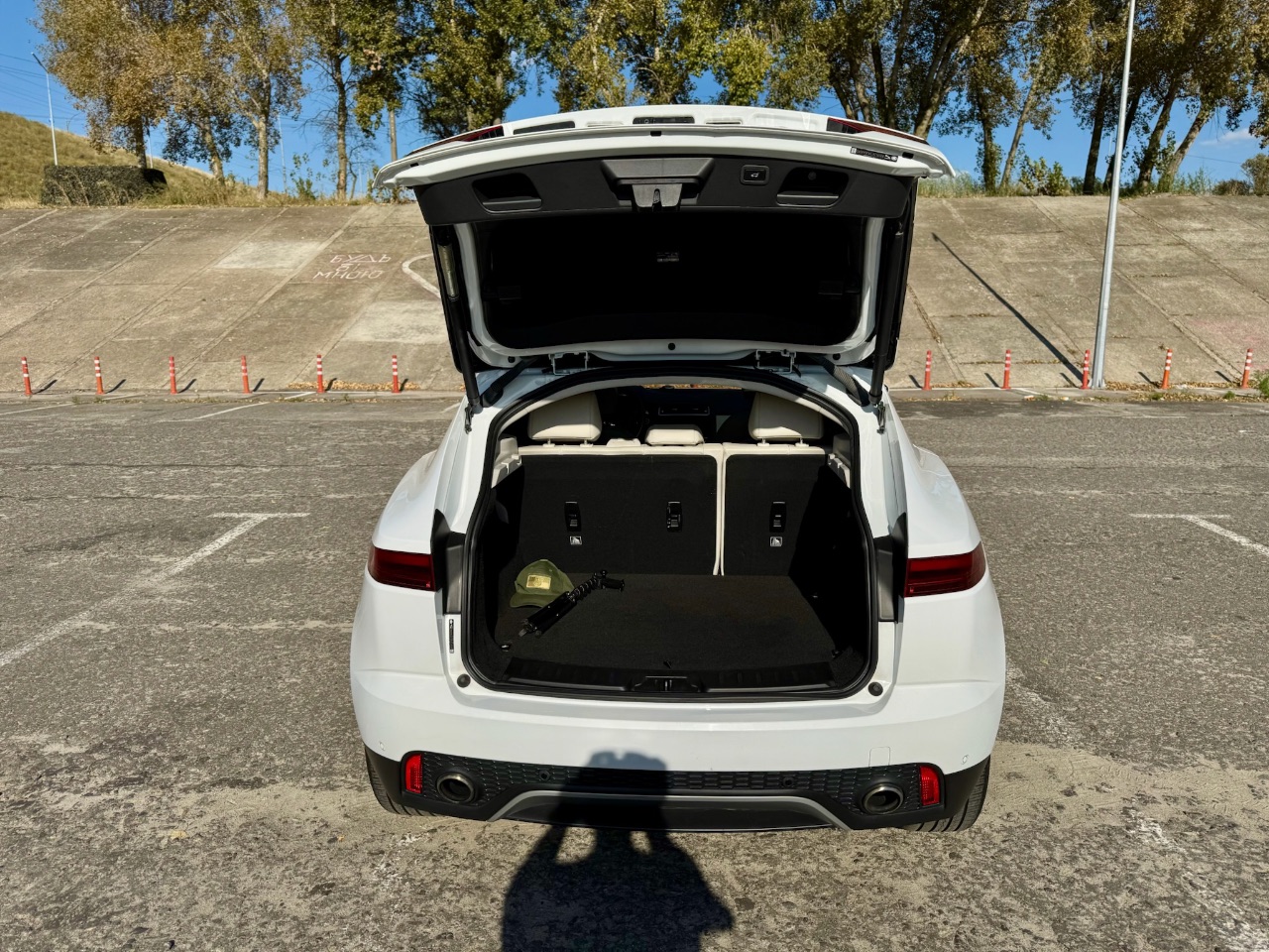 Jaguar E-Pace - фото 9