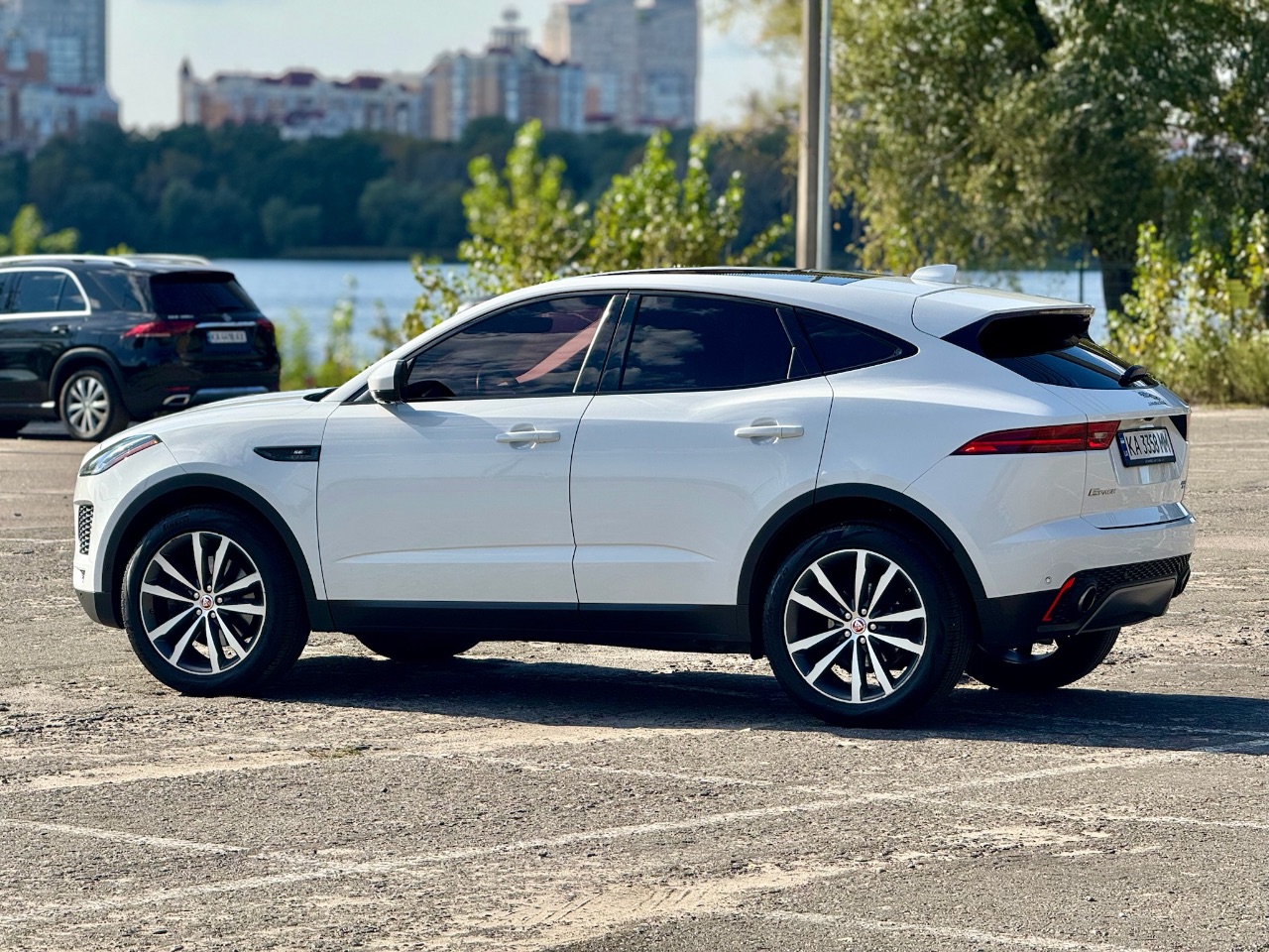 Jaguar E-Pace - фото 21