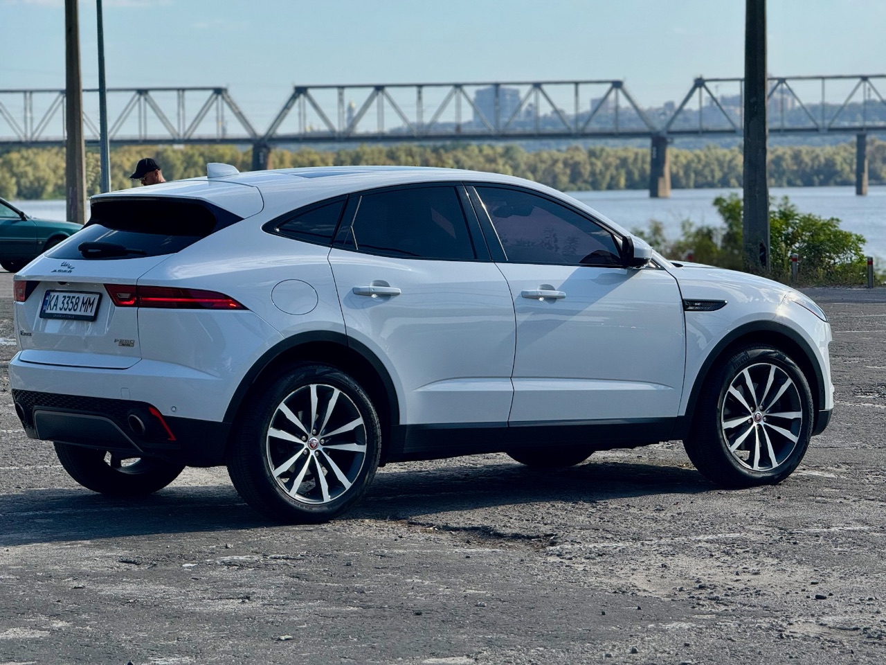 Jaguar E-Pace - фото 2