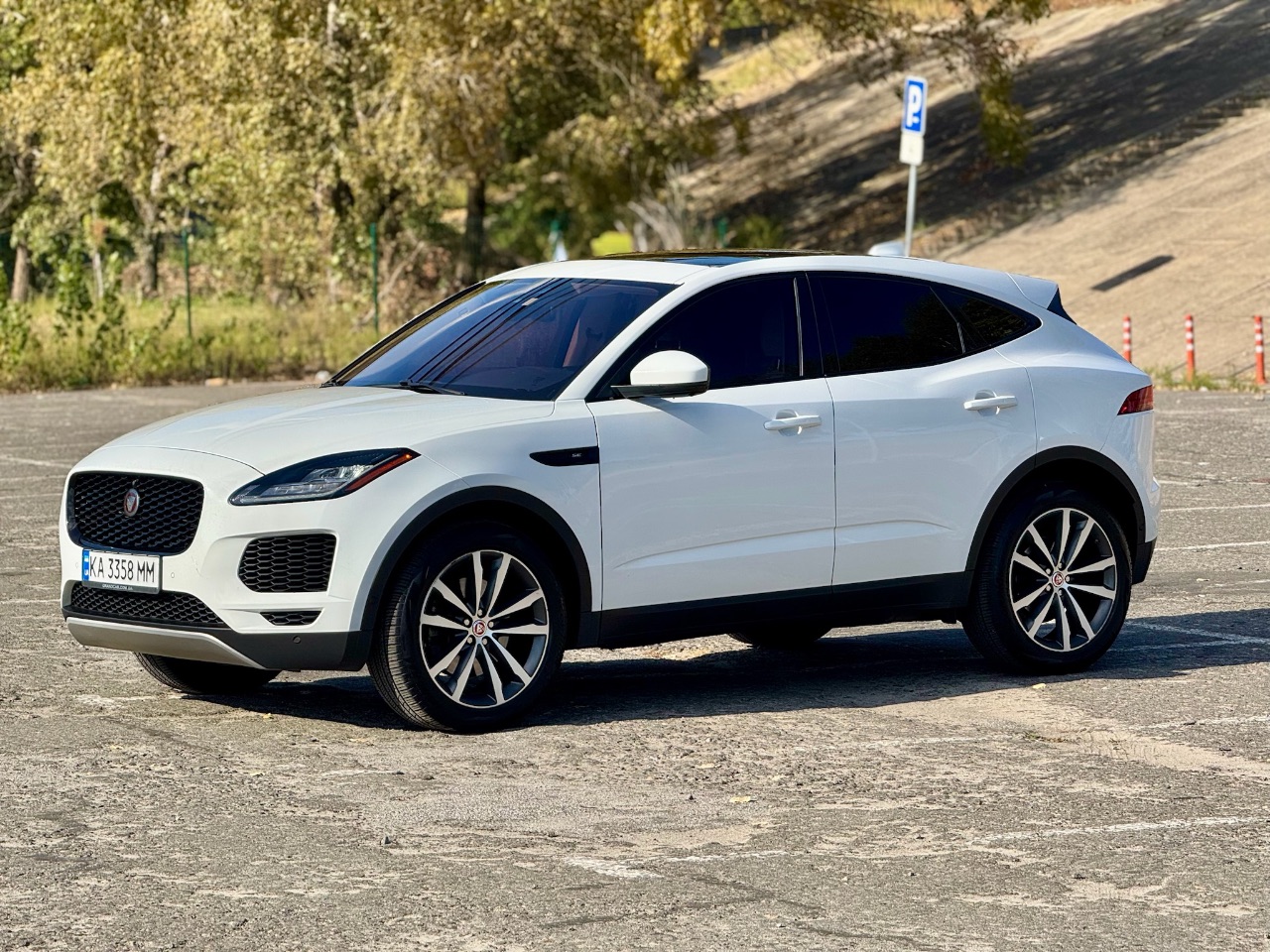 Jaguar E-Pace - фото 23