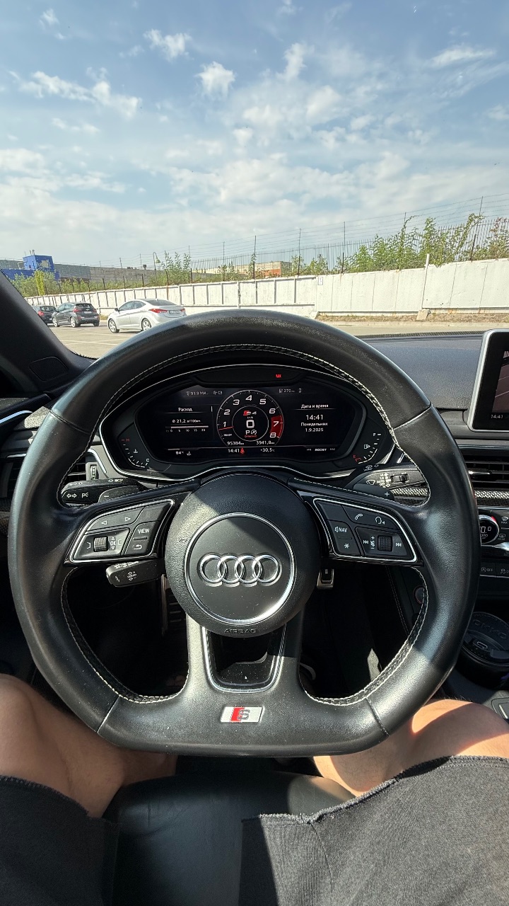 Audi S4 - фото 7