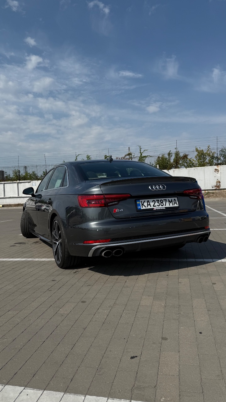 Audi S4 - фото 3